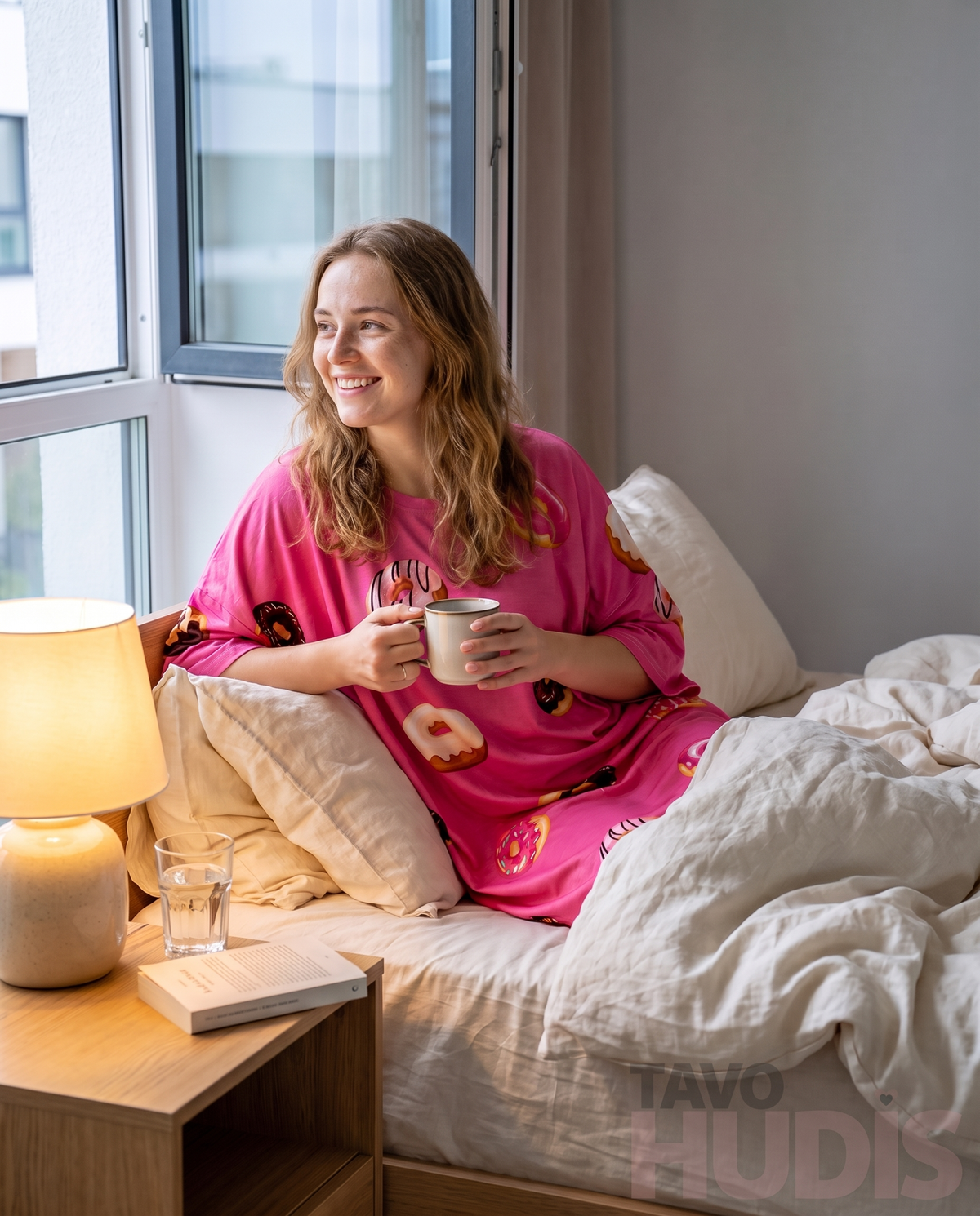 Miego marškinėlių kolekcija – jaunatviškas lifestyle kadras